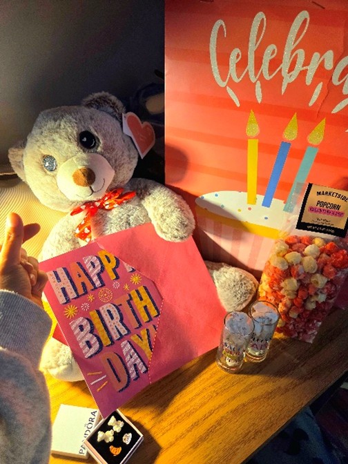 21歳の誕生日ということで、ショットグラスのプレゼントも!(アメリカでは21歳から飲酒が可能です。)