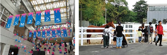 (左)芸工祭のエントランス (右)馬への餌やり体験の様子