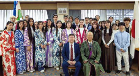 参加した教員と学生の集合写真
