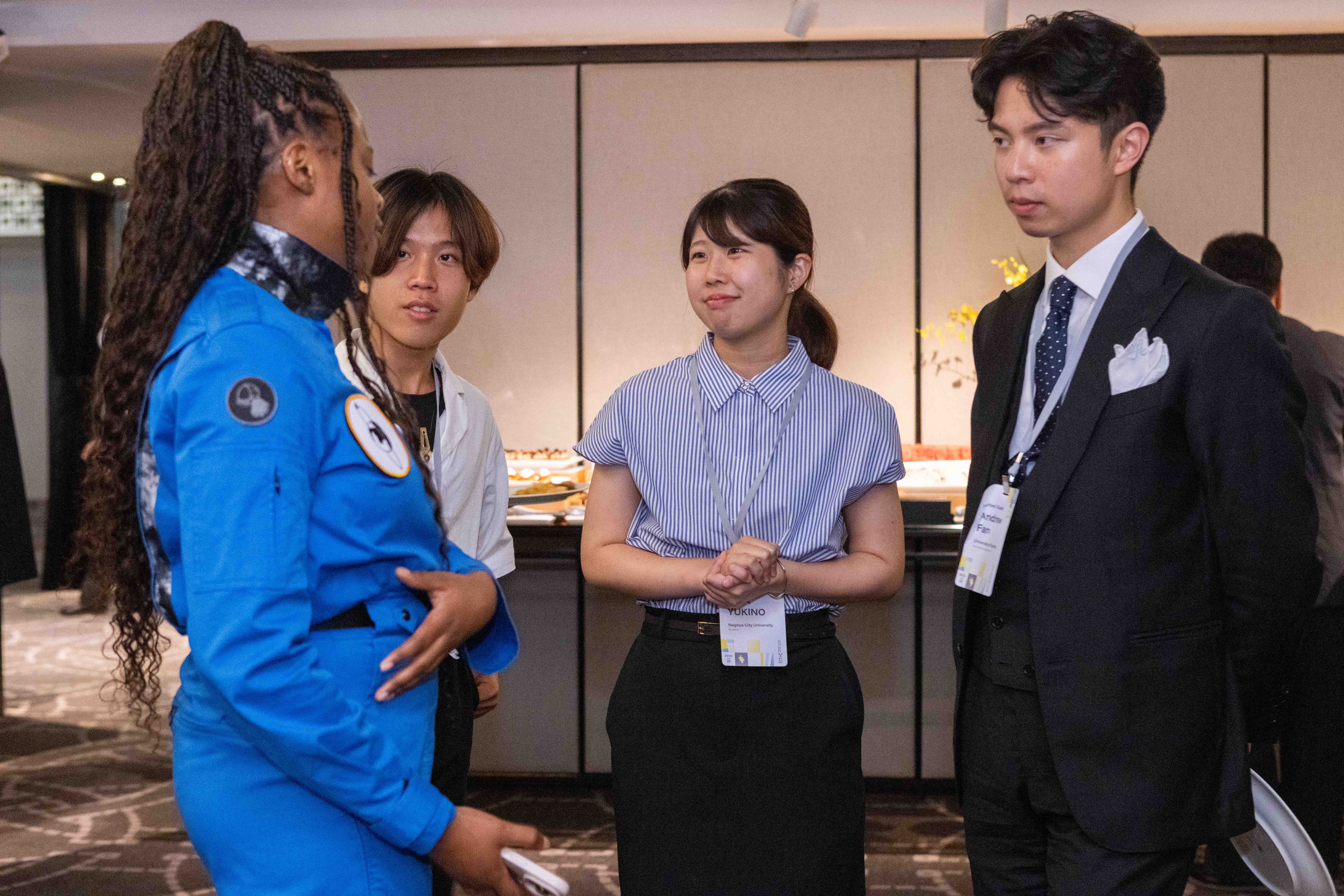 参加者との交流の様子