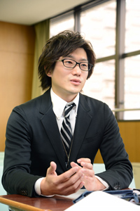 安本 卓也さん